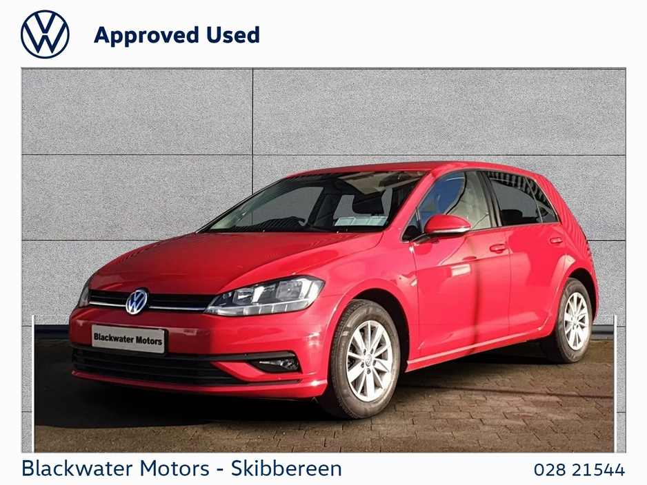 2021 Volkswagen Golf - image 12