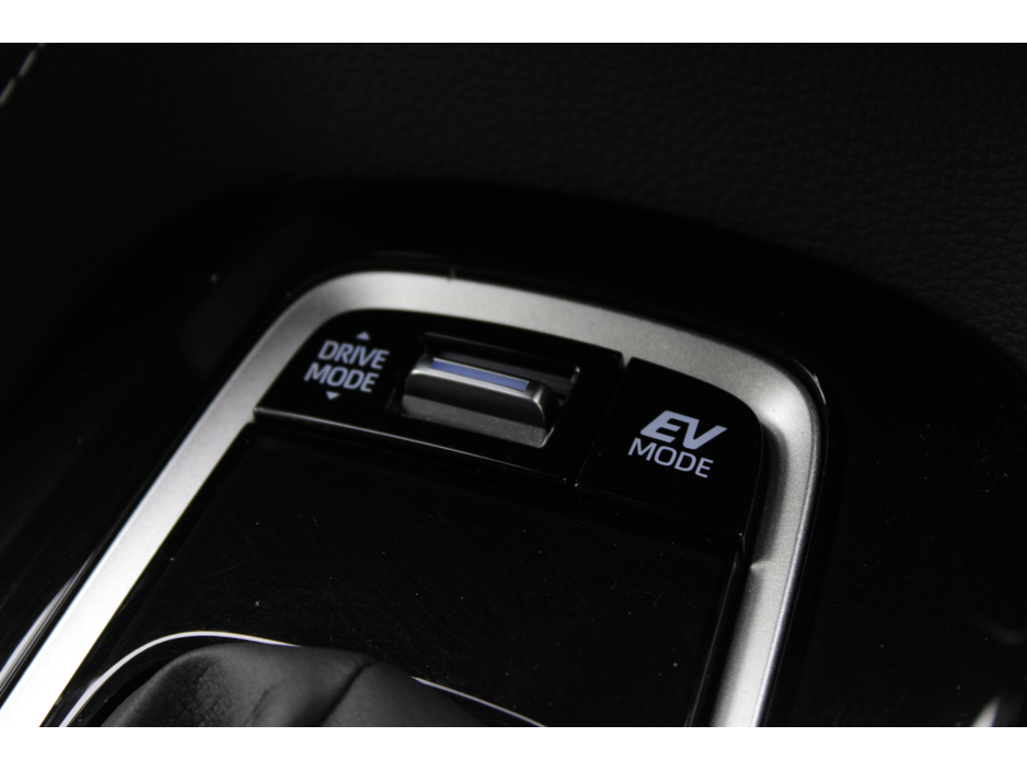 2020 Toyota Corolla - image 16