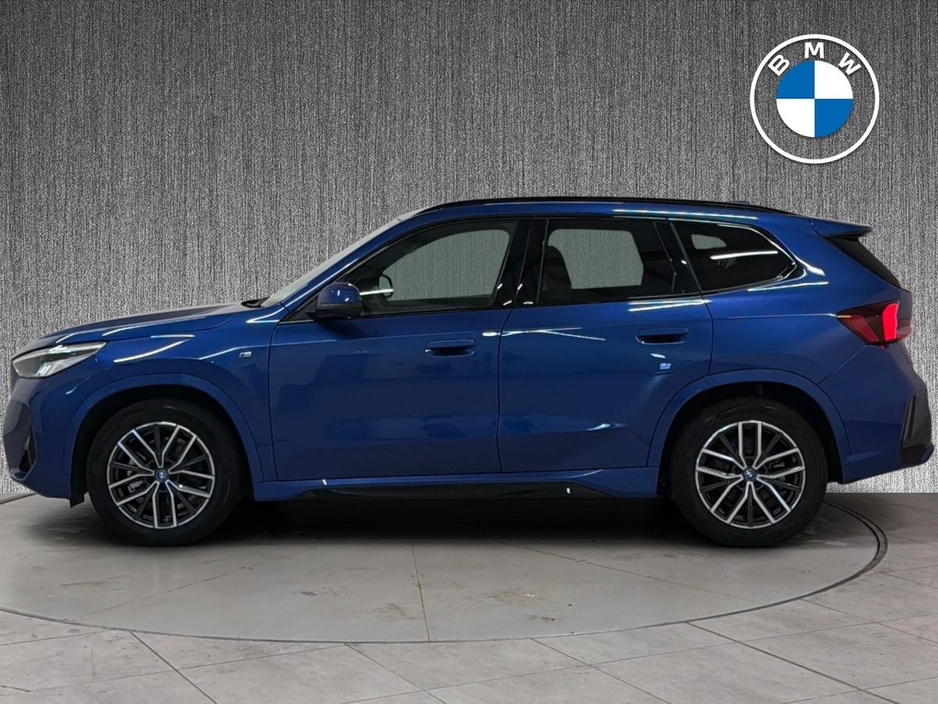 2025 BMW iX1 - image 3