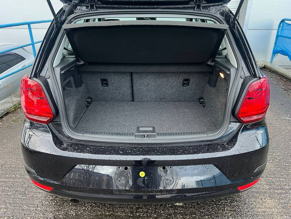 2017 Volkswagen Polo COMFORTLINE 1.2 TSI // 15" ALLOYS // REVERSE CAMERA // DIGITAL CLIMATE CONTROL €13,900