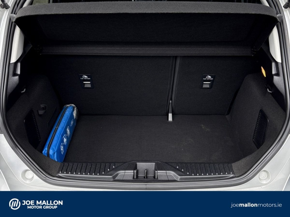 2020 Ford Fiesta - image 13