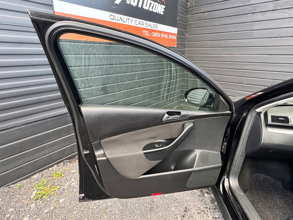 2008 Volkswagen Passat - image 13