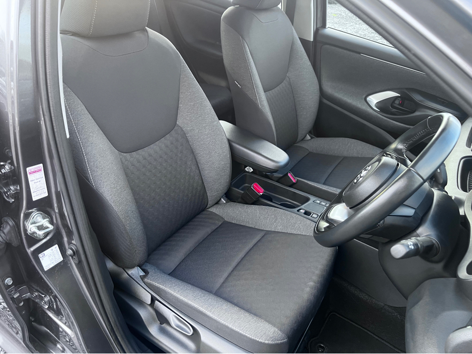 2022 Toyota Yaris 2022 Toyota Yaris 1.5 Self-Charging Hybrid €19,750