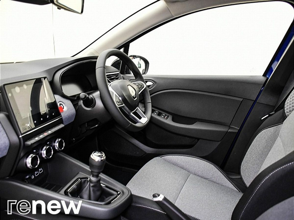 2025 Renault Clio - image 5