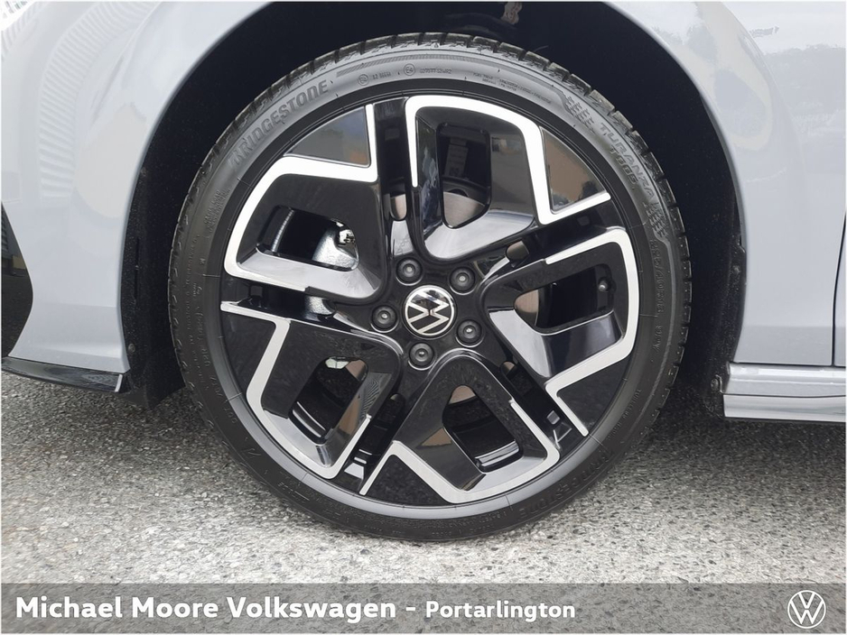 2026 Volkswagen Golf R-LINE 1.5TSI 150HP €42,838