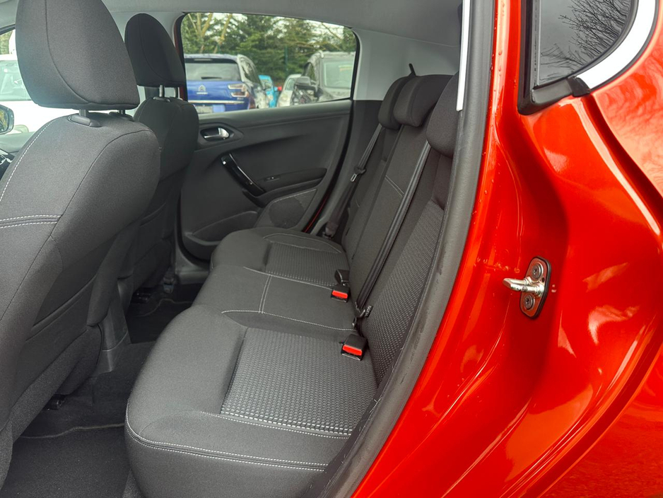 2017 Peugeot 208 - image 15