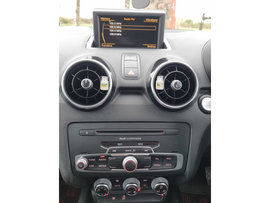 2013 Audi A1 - image 18