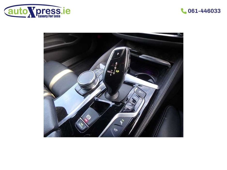 2019 BMW 5 Series - image 6