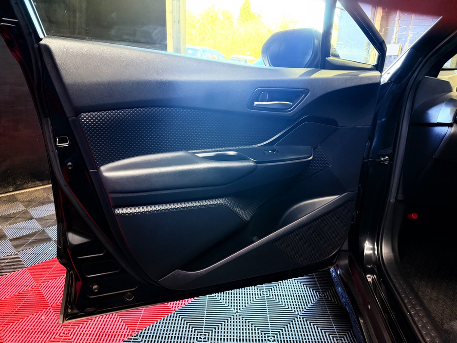 2018 Toyota C-HR - image 12