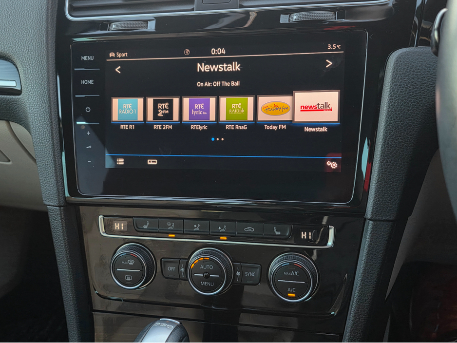 2019 Volkswagen Golf FULL CREAM LEATHER SEATS  ELECTRIC HEATED SEATS SAT NAV PACK - VIRTUAL CLOCKS -REVERSE CAMERA - NAVIGATION - CARPLAY - ANDROID AUTO- BLIND SPOT REAR TRAFFIC ASSIST - DISCOVER PRO €21,950