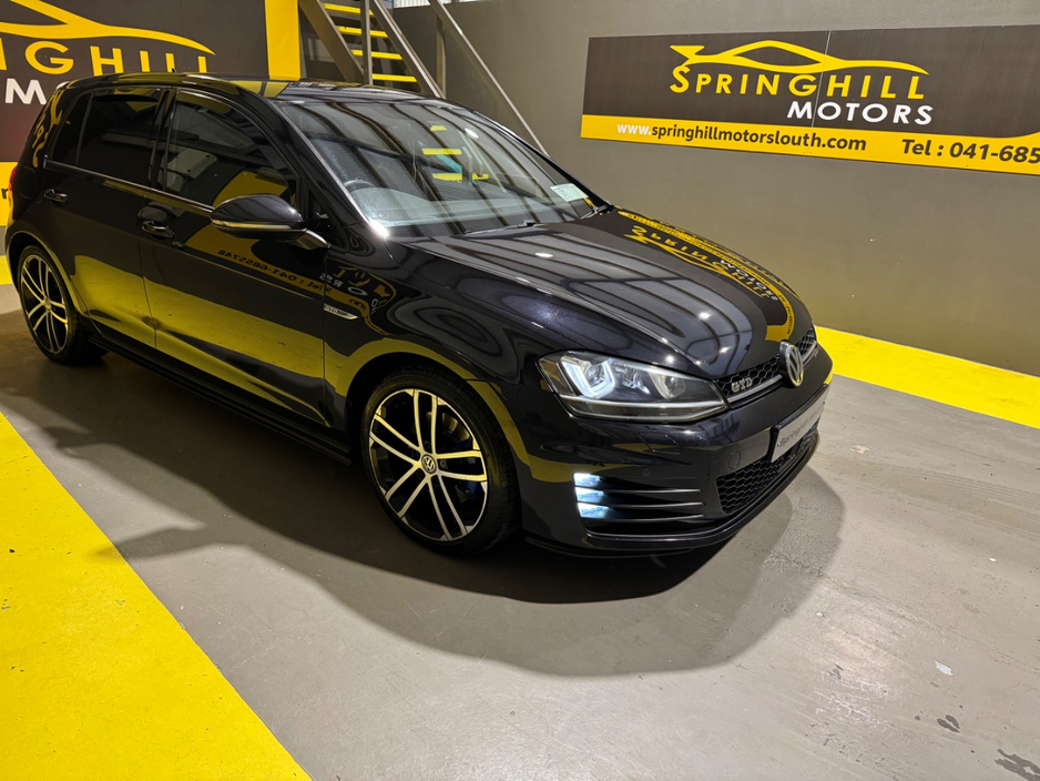2016 Volkswagen Golf - image 2