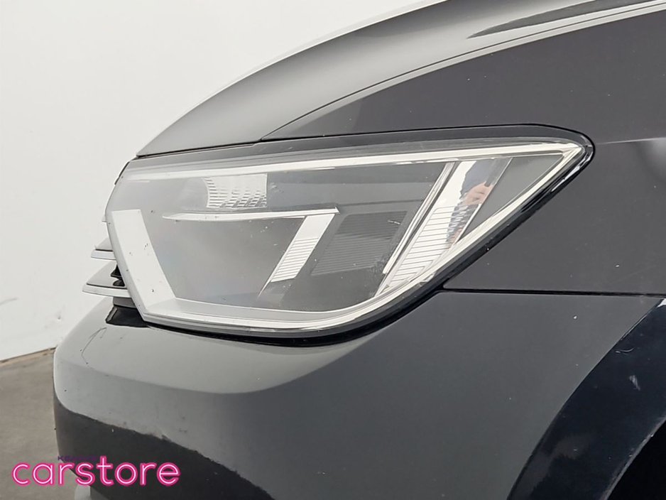 2017 Volkswagen Passat - image 16