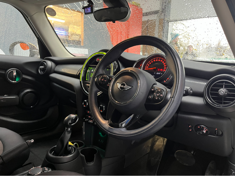 2018 MINI Cooper €16950! 2018 MINI COOPER 5DOORS 1.5 AUTOMATIC / CRUISE CONTROL / REVERSE CAMERA / AMBIENT LIGHTS AND MORE €16,950