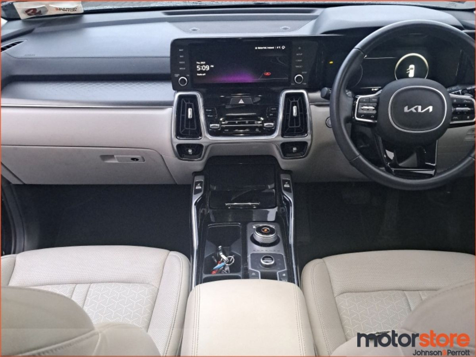 2023 Kia Sorento 1.6 PHEV K3 4X4 7 seats €47,900