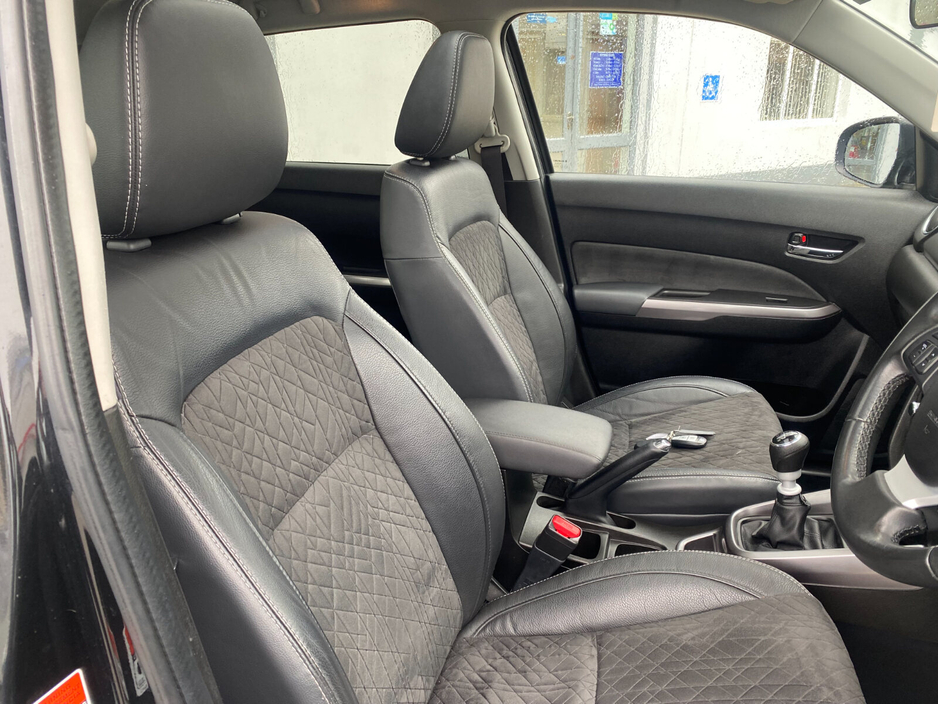 2023 Suzuki Vitara - image 11