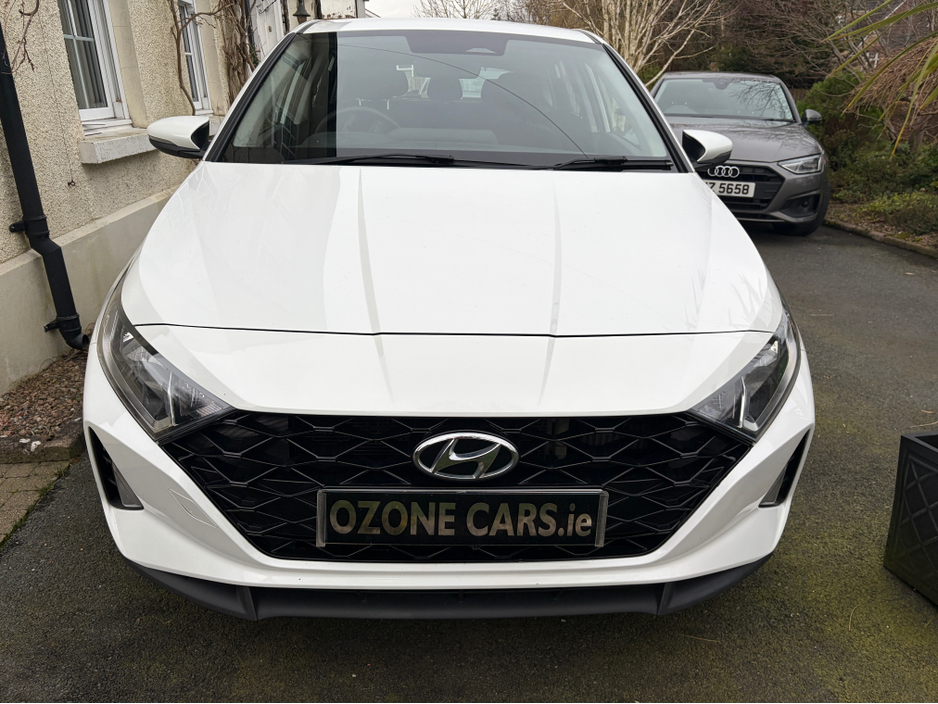 2022 Hyundai i20 - image 2