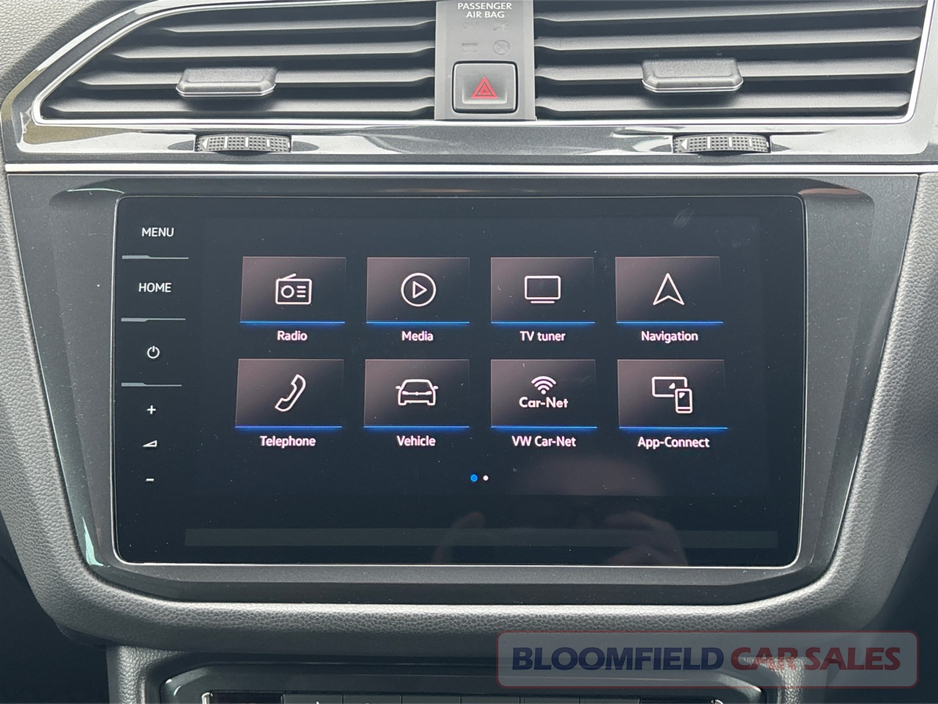 2018 Volkswagen Tiguan 4 MOTION R-LINE , DSG // PRISTINE €29,950