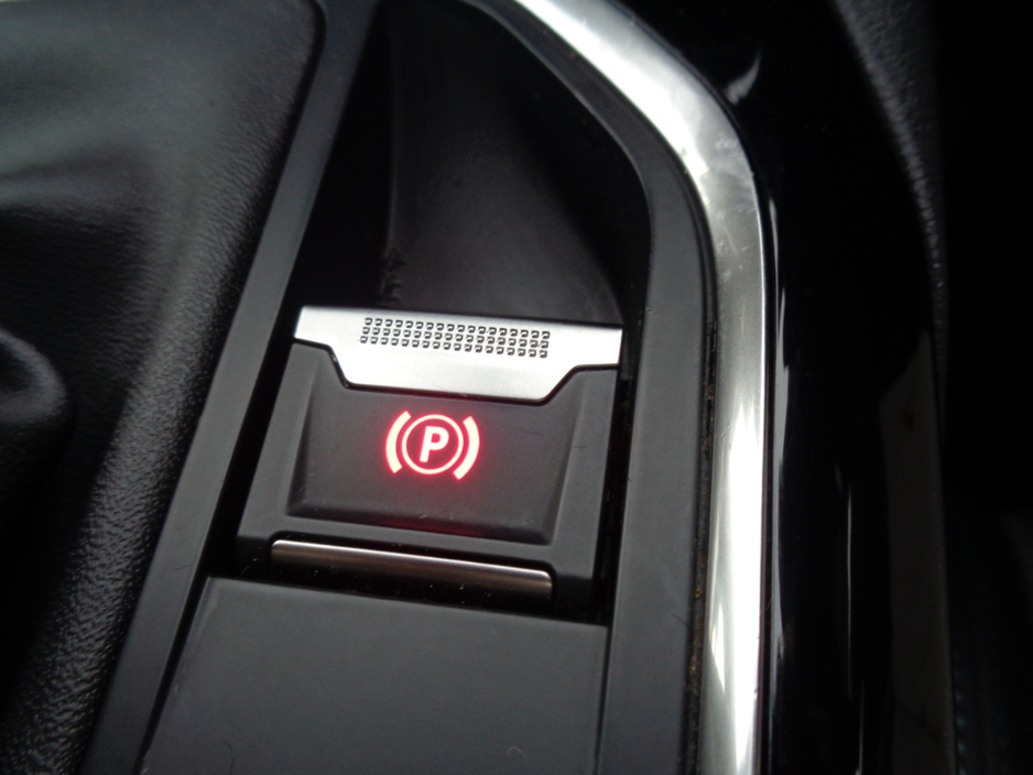 2022 Peugeot 3008 - image 14