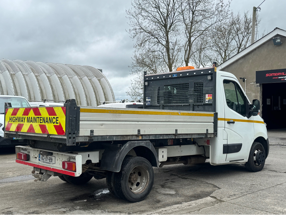 2016 Renault Master - image 4