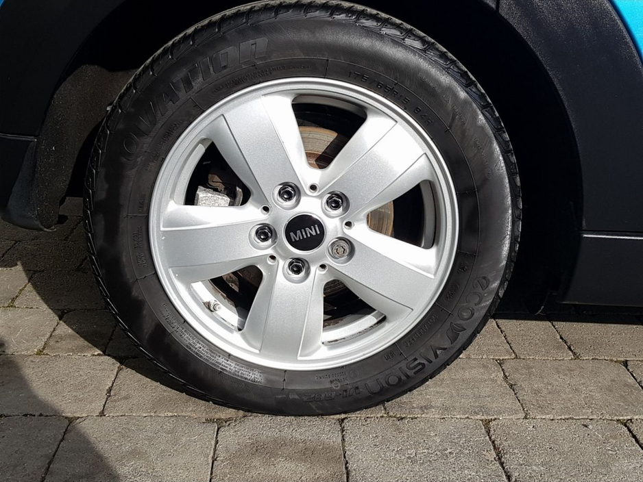 2017 MINI Hatch D €12,995