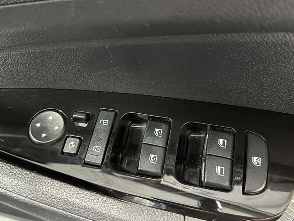 2023 Kia Sportage - image 19