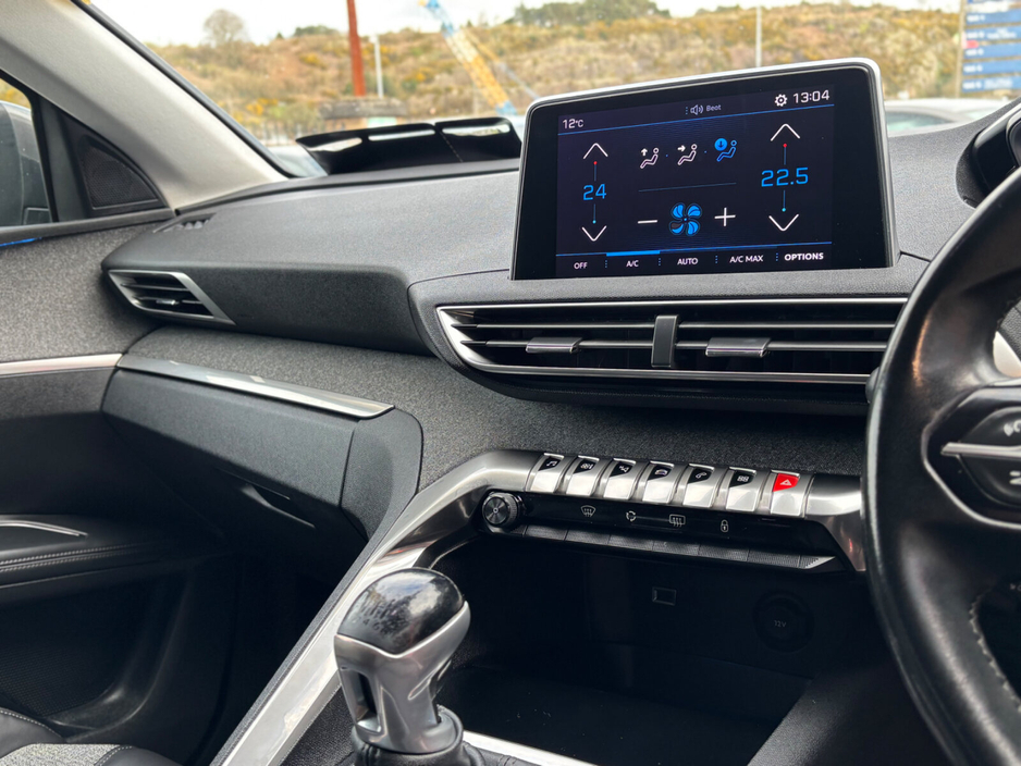 2018 Peugeot 5008 - image 9