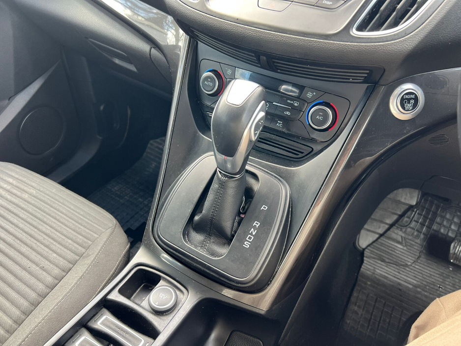 2015 Ford C-Max - image 14