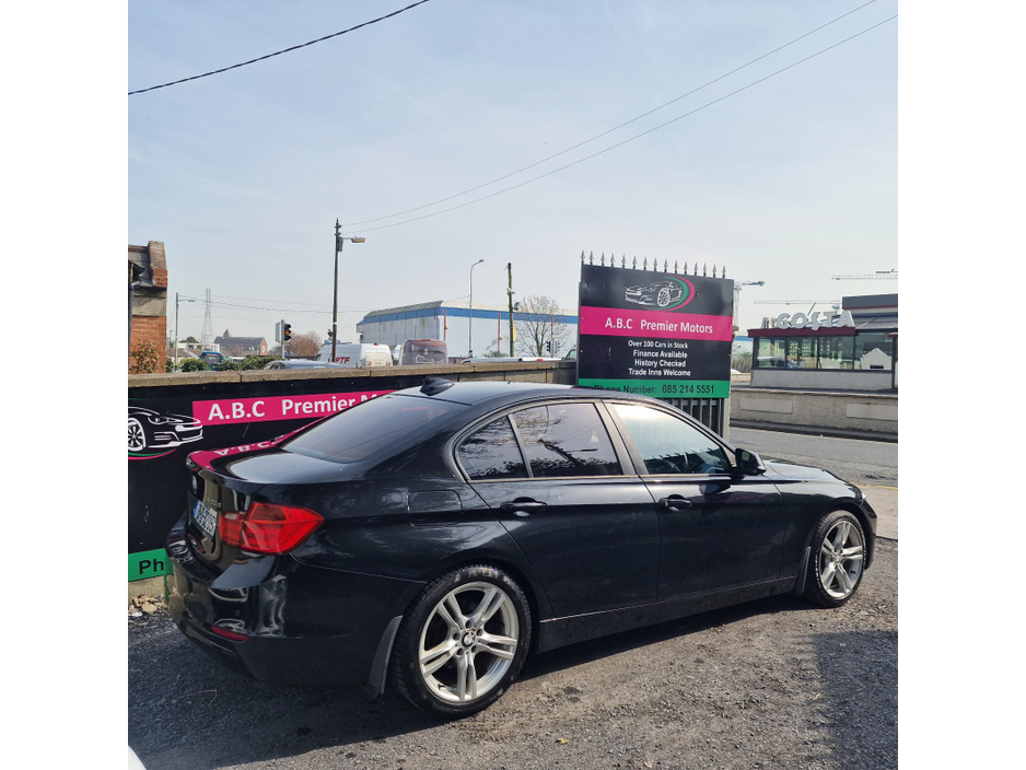 2013 BMW 3 Series - image 3