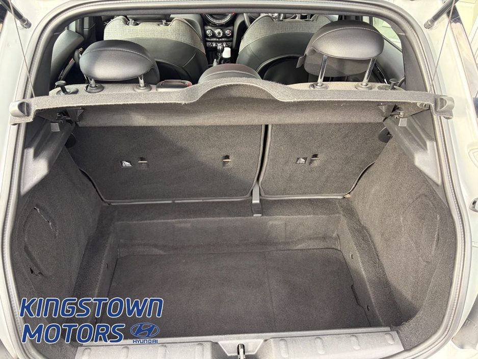 2015 MINI Cooper - image 17