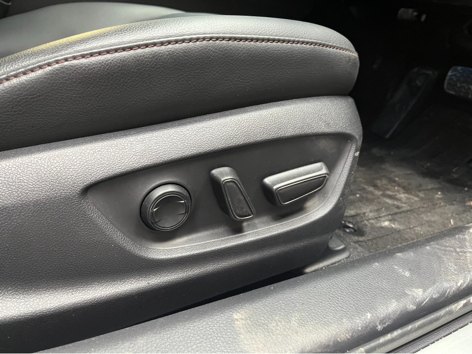 2019 Toyota Camry - image 12