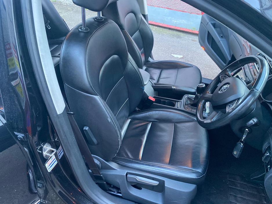 2014 Skoda Superb - image 7