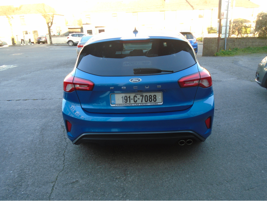 2019 Ford Focus - image 4