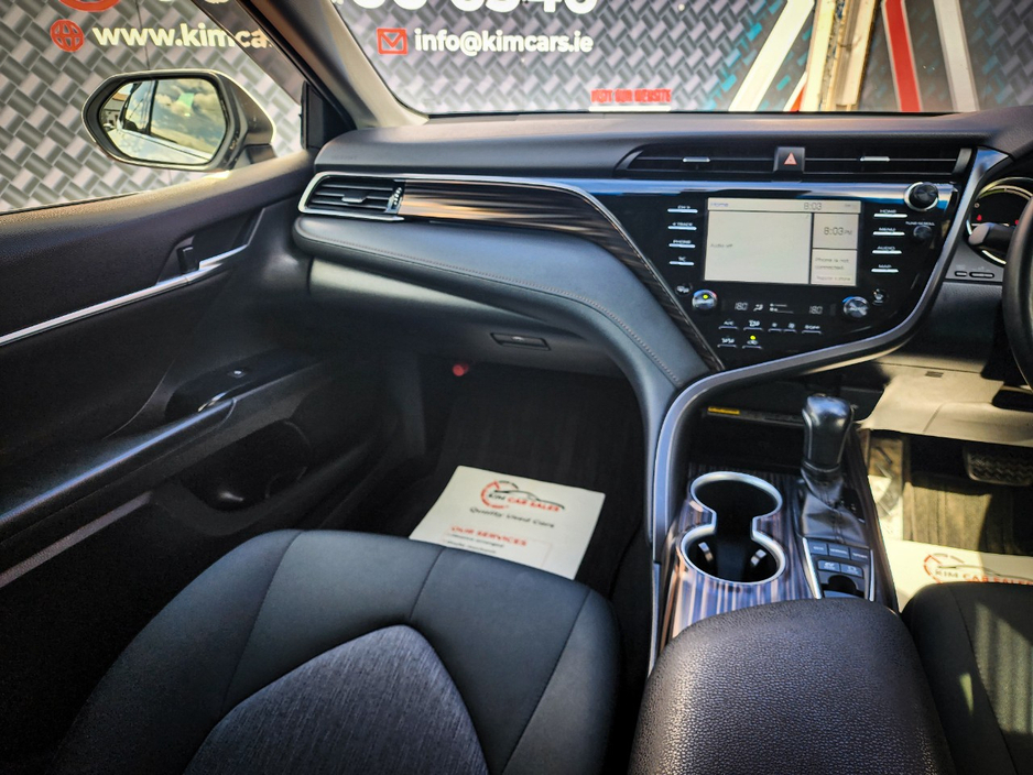 2020 Toyota Camry - image 18