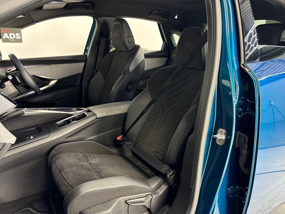 2025 Peugeot 3008 - image 28