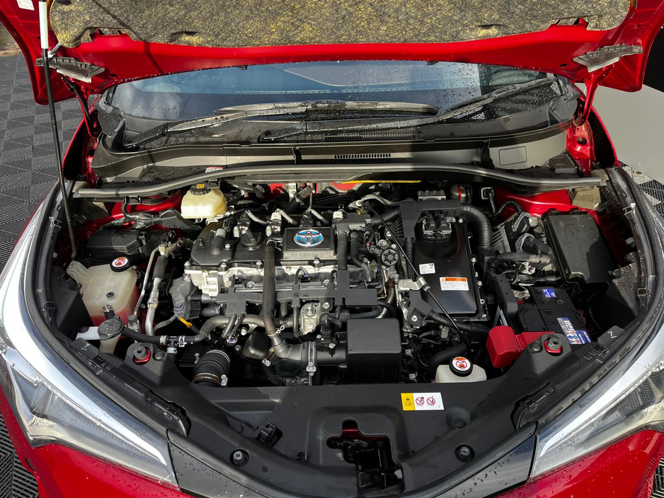 2018 Toyota C-HR Toyoya CHR 1.8 self charging hybrid, loads of extras €19,800