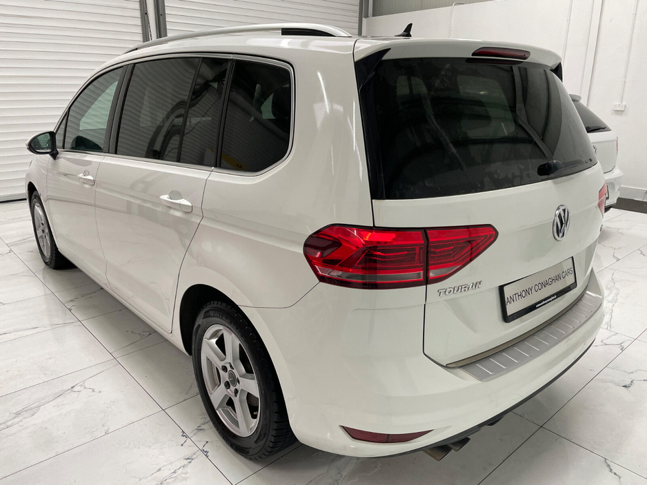 2017 Volkswagen Touran  €16,995