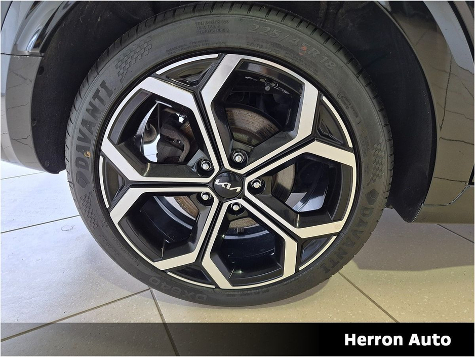 2023 Kia Niro - image 4