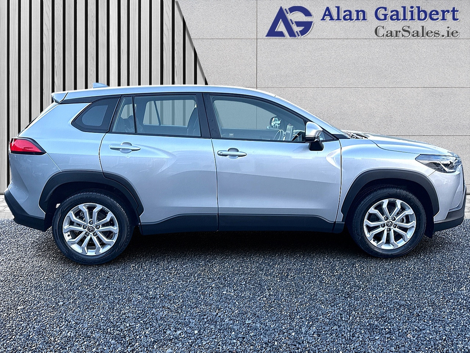 2023 Toyota Corolla Cross 1.8 Petrol HYBRID LUNA €138 PW €28,995