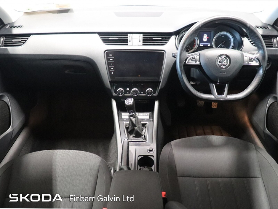 2019 Skoda Octavia - image 2