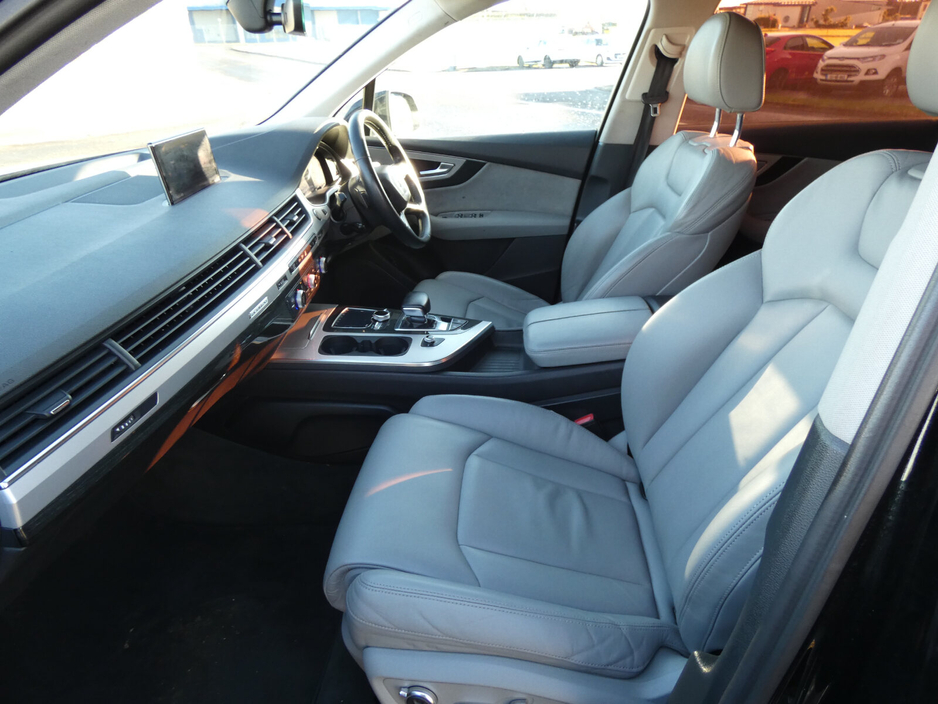 2017 Audi Q7  €26,980