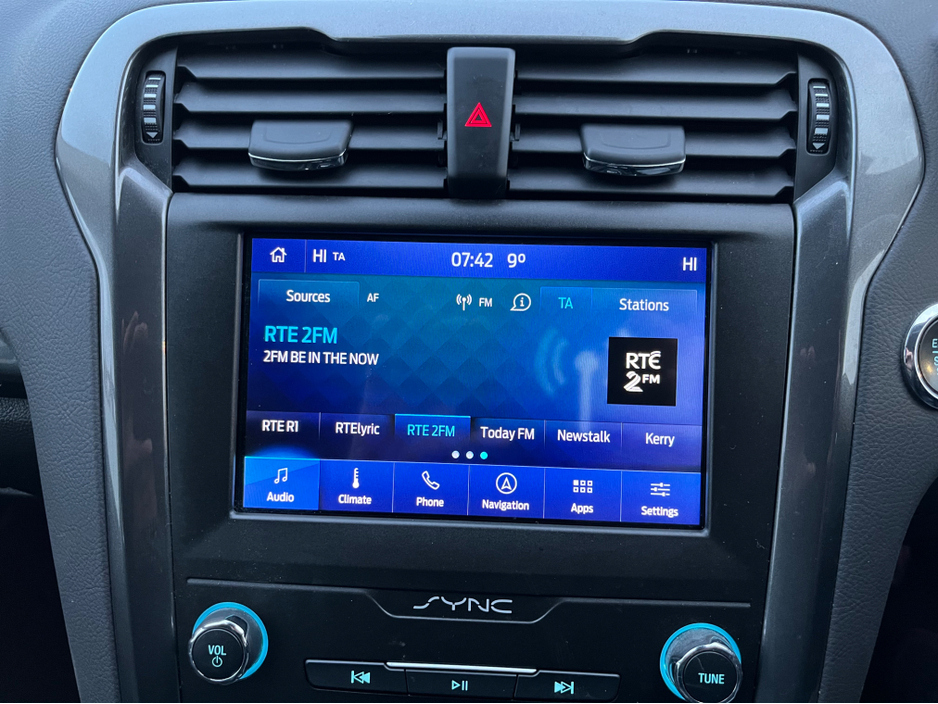 2020 Ford Mondeo - image 19