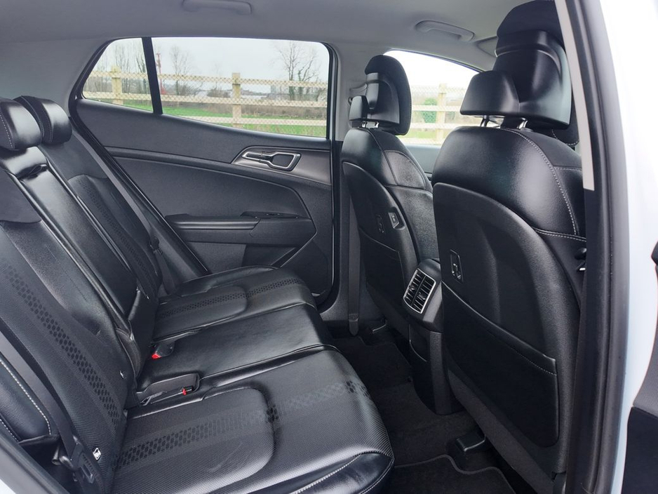 2024 Kia Sportage - image 8