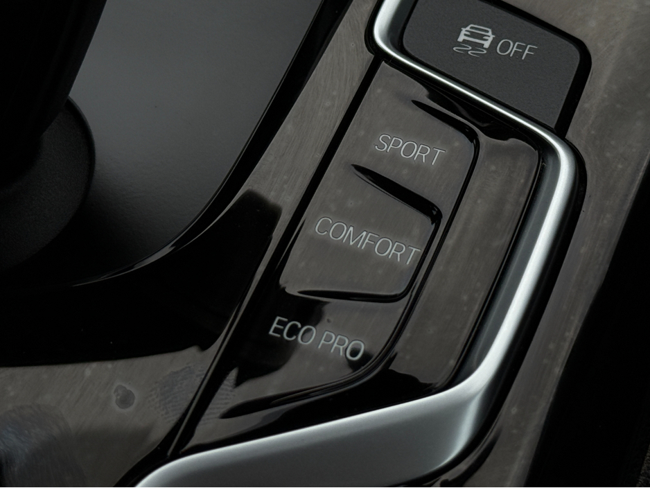 2017 BMW 5 Series - image 15