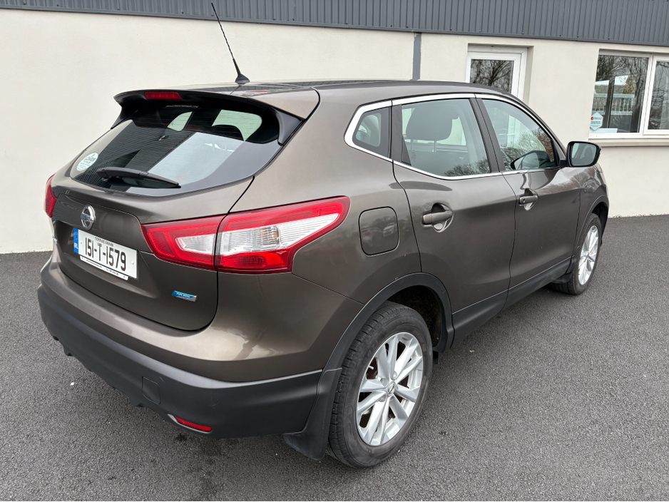 2015 Nissan Qashqai - image 4