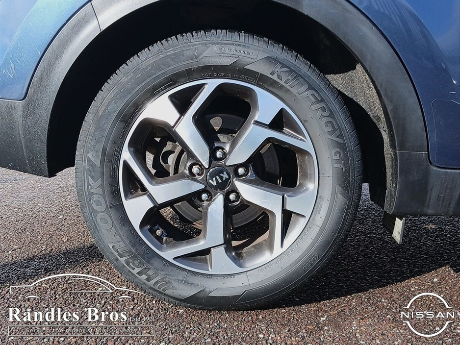 2020 Kia Sportage - image 5