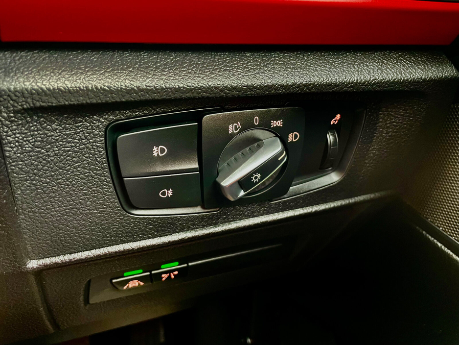 2016 BMW 1 Series - image 26