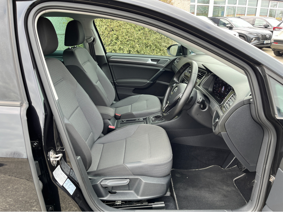 2018 Volkswagen Golf - image 10