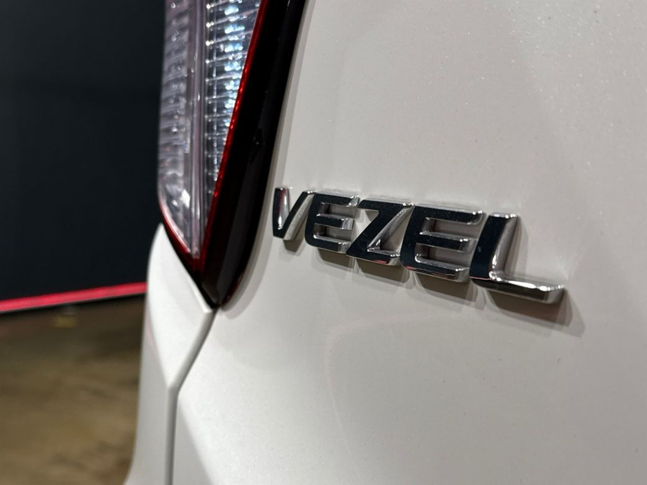 2017 Honda Vezel - image 11