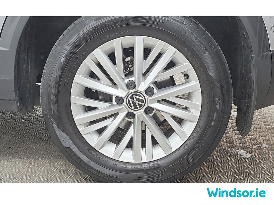 2022 Volkswagen T-Roc - image 16