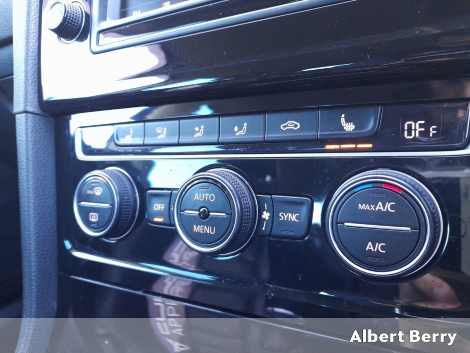 2017 Volkswagen Golf - image 14